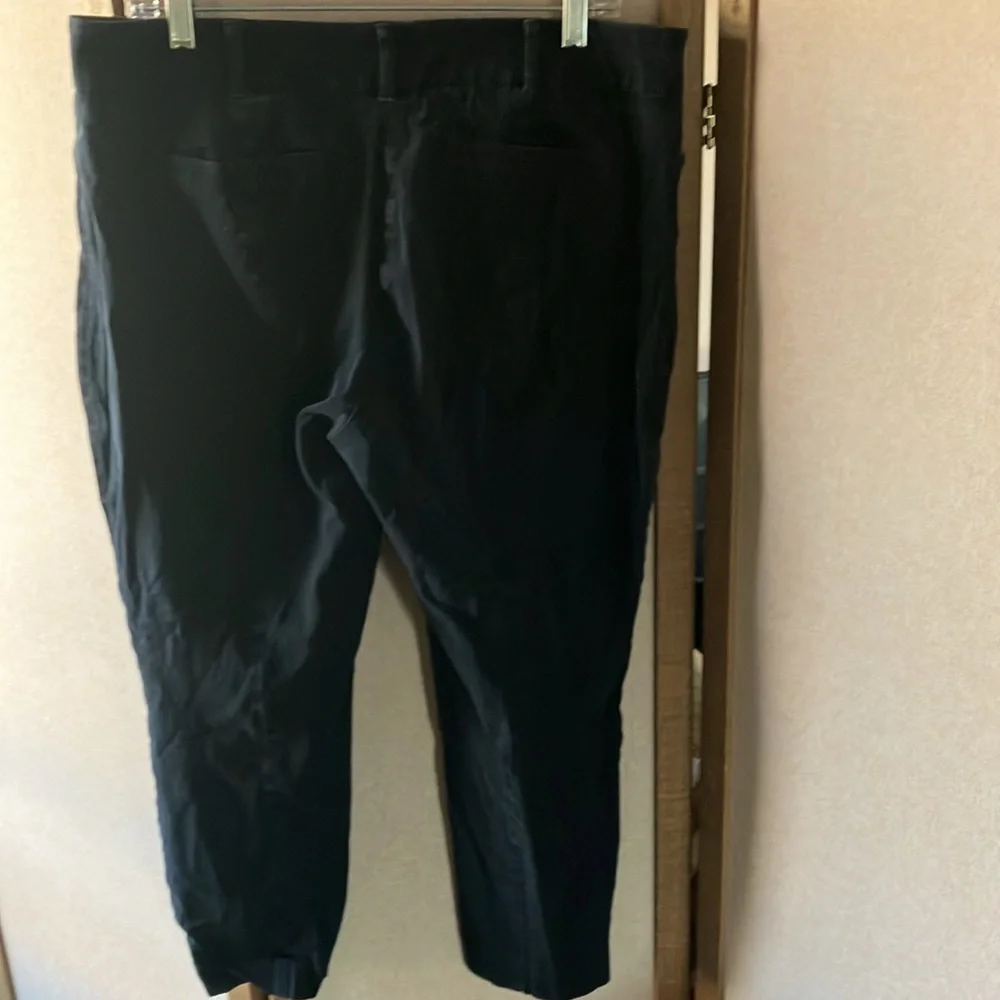 FINAL MARKDOWN New York & Company Dark Stretch jeans 14